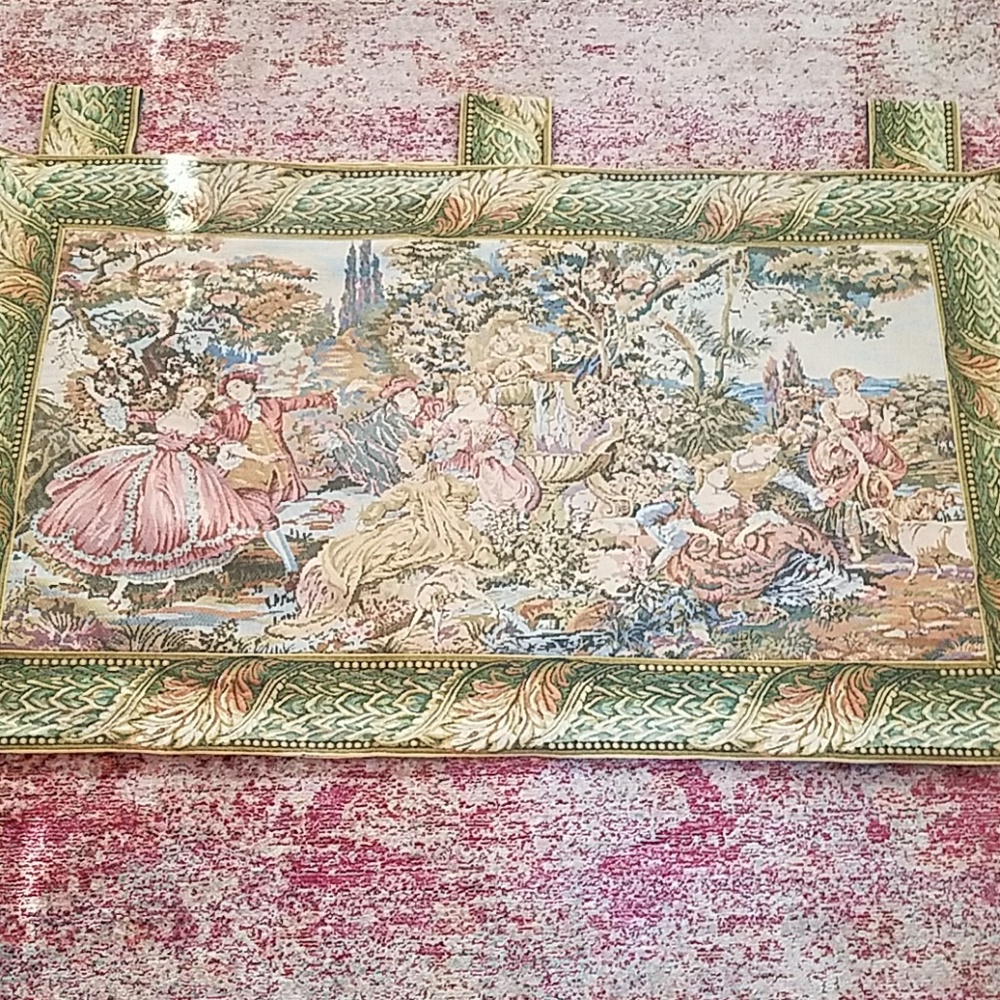 3 ring Hanging wall tapestry